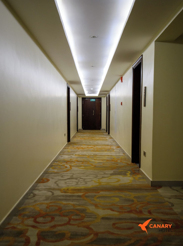 Canary Hotel 56/64