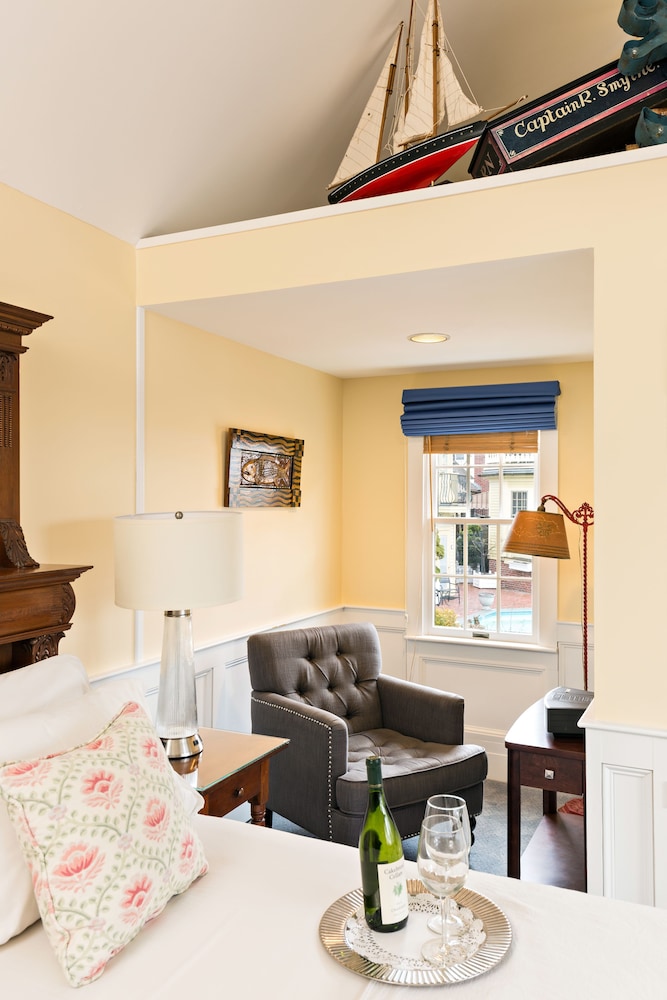 Brass Key Guesthouse - Adults Only 48/67