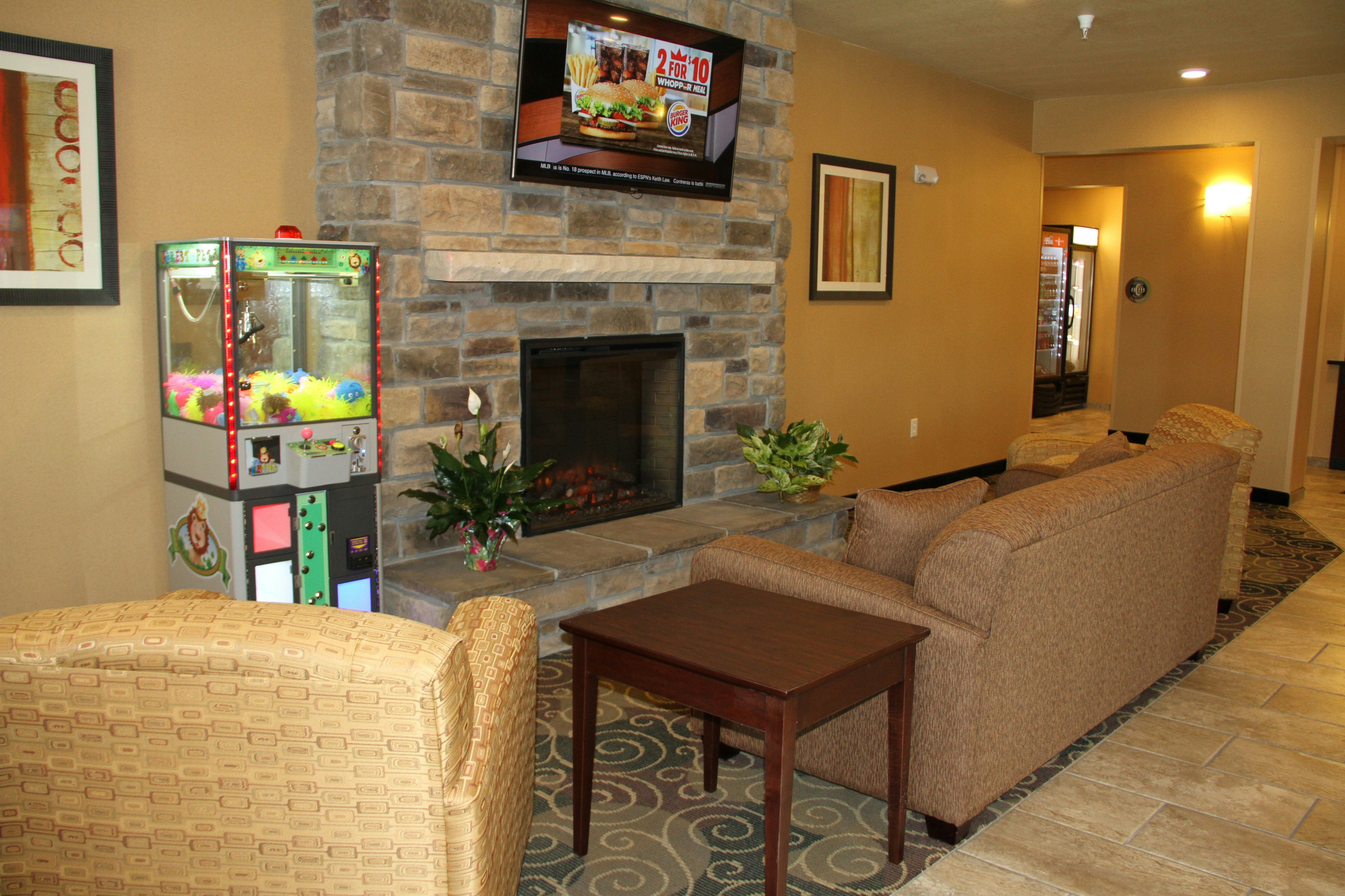 Cobblestone Hotel & Suites - Devils Lake 37/62