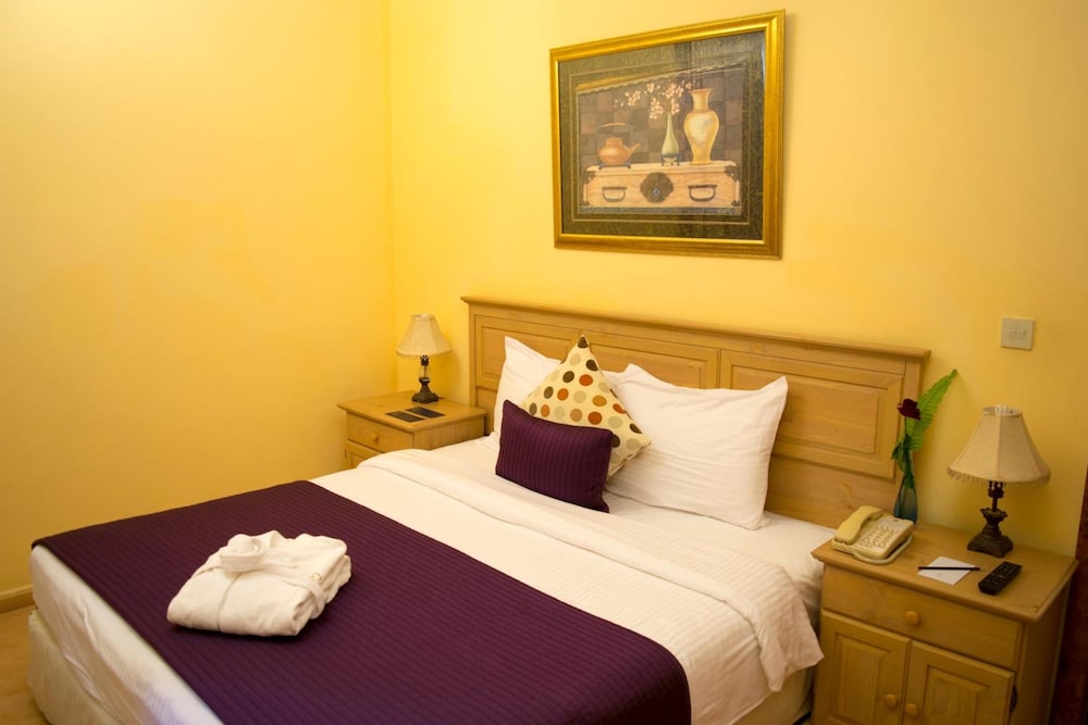 LE ROYAL Express Sharq Hotel 8/25