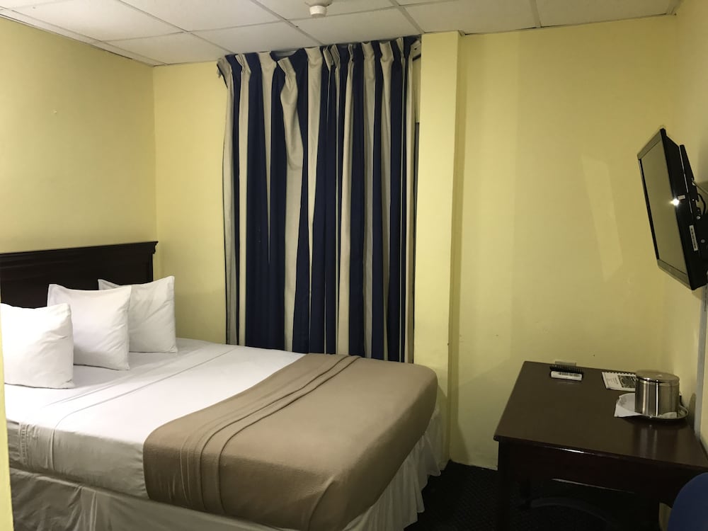 Airport Suites Hotel 21/61
