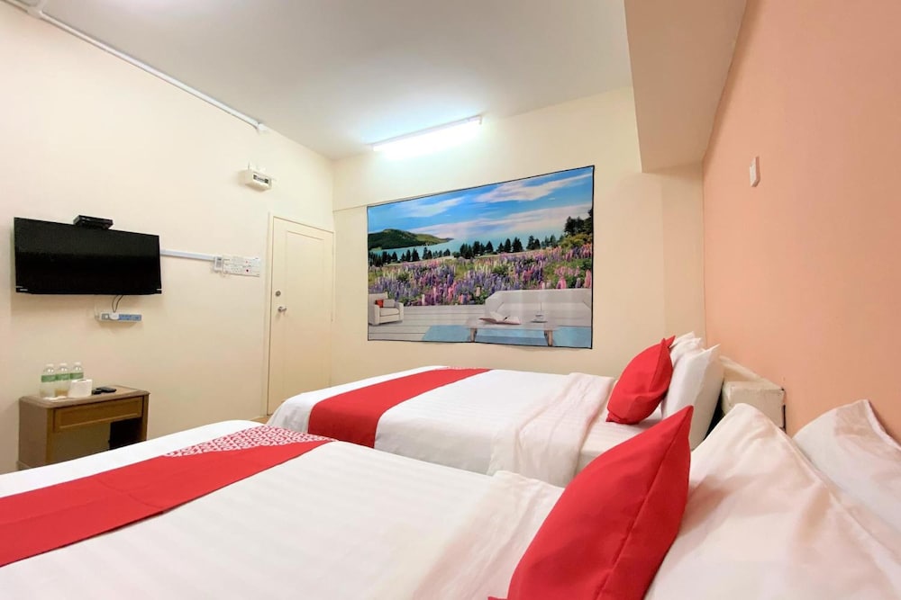 OYO 89540 B Hotel Penang 12/56