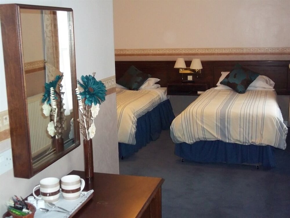 The Bell Hotel 6/48