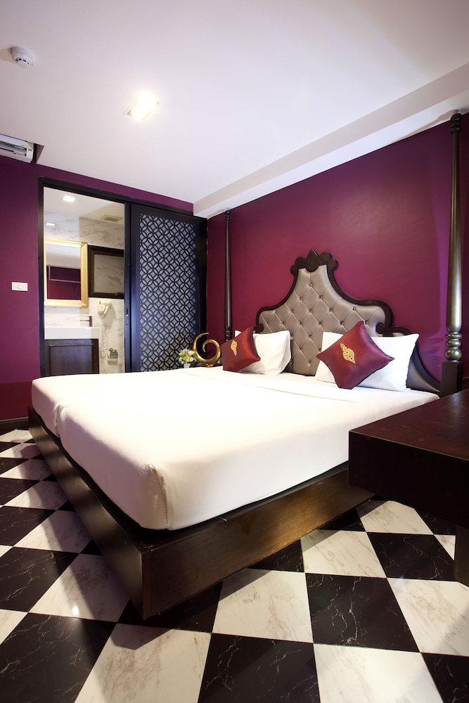 Violet Tower At Khaosan Palace 11/68