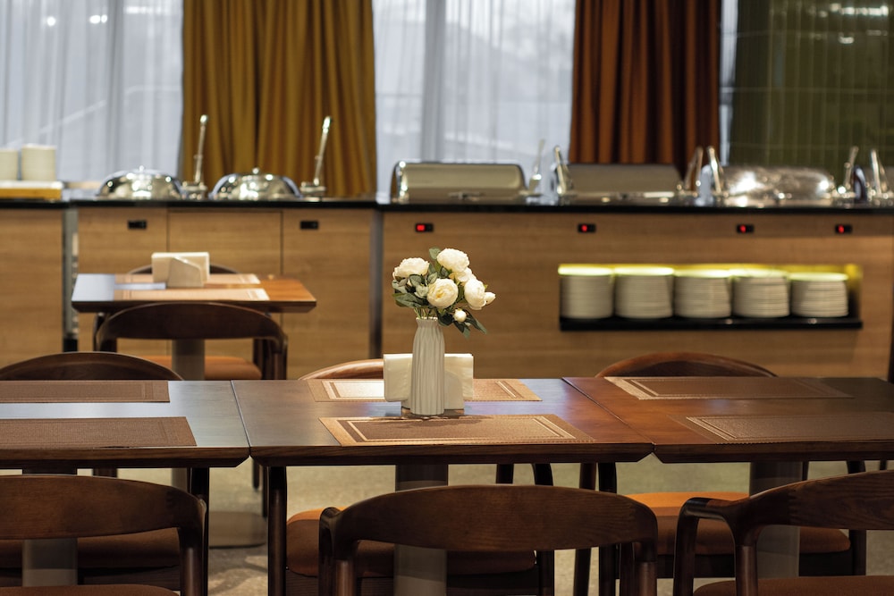 Almaty Hotel 33/50