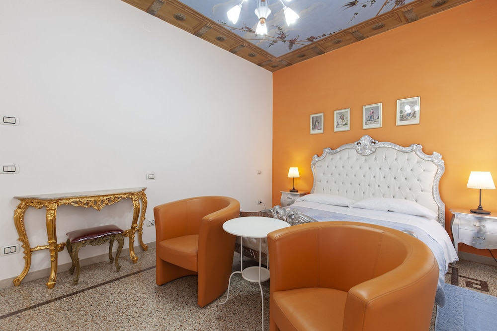 SUPERIOR, DOUBLE BED, CANAL VIEW