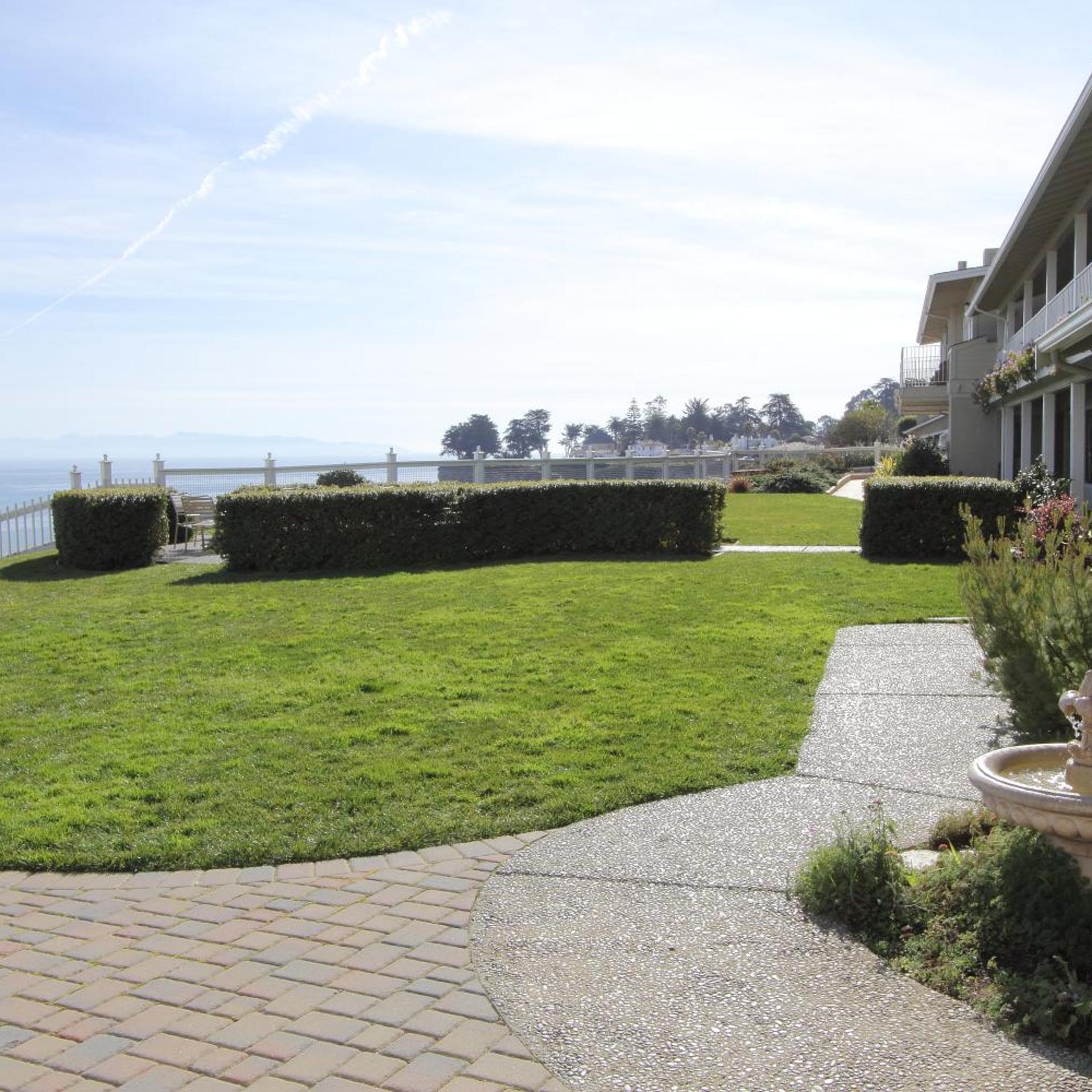 Sea & Sand Inn 34/41