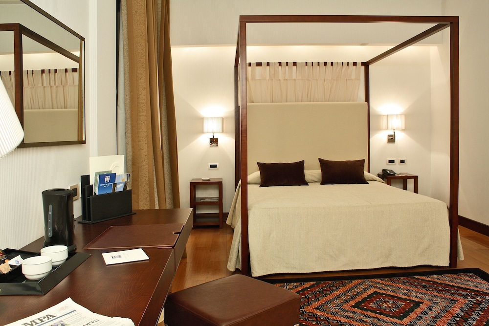 Hotel Del Campo 25/64