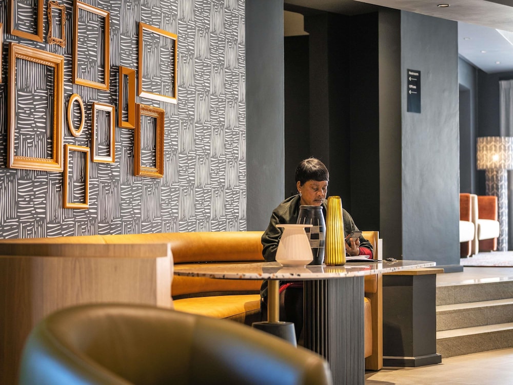 Mercure Hotel Windhoek 8/50