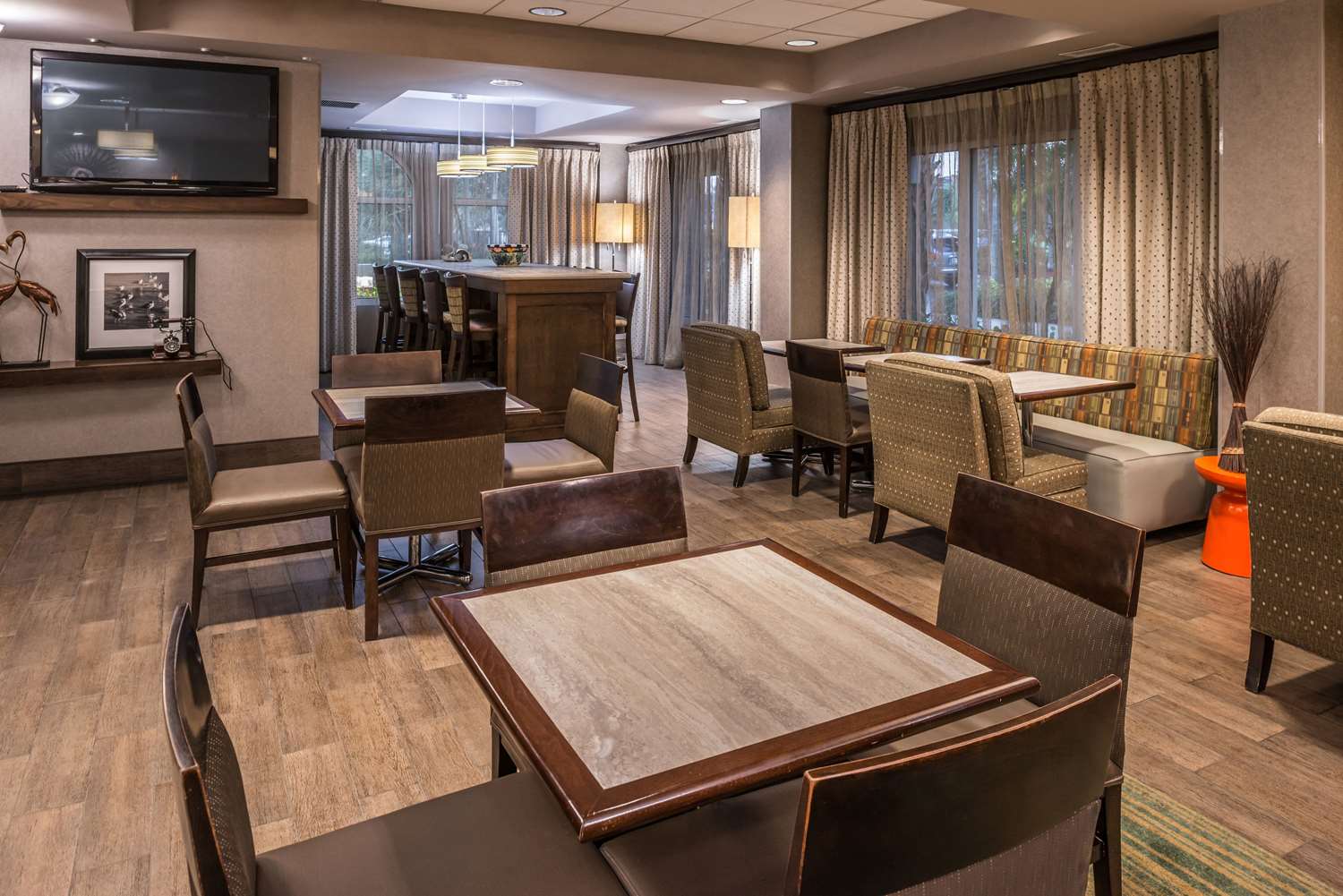 restaurant cafeteria