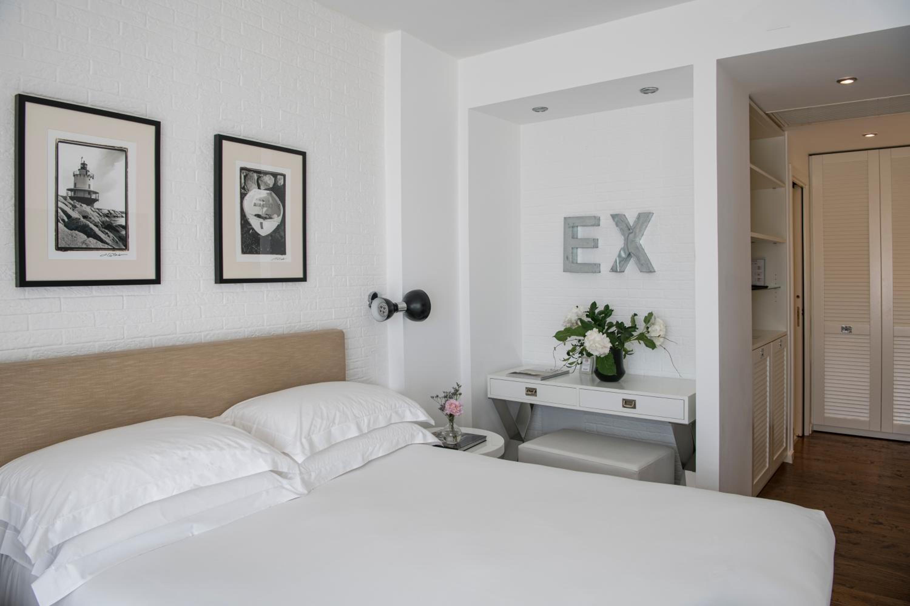 Deluxe, Double Bed, Side Sea View