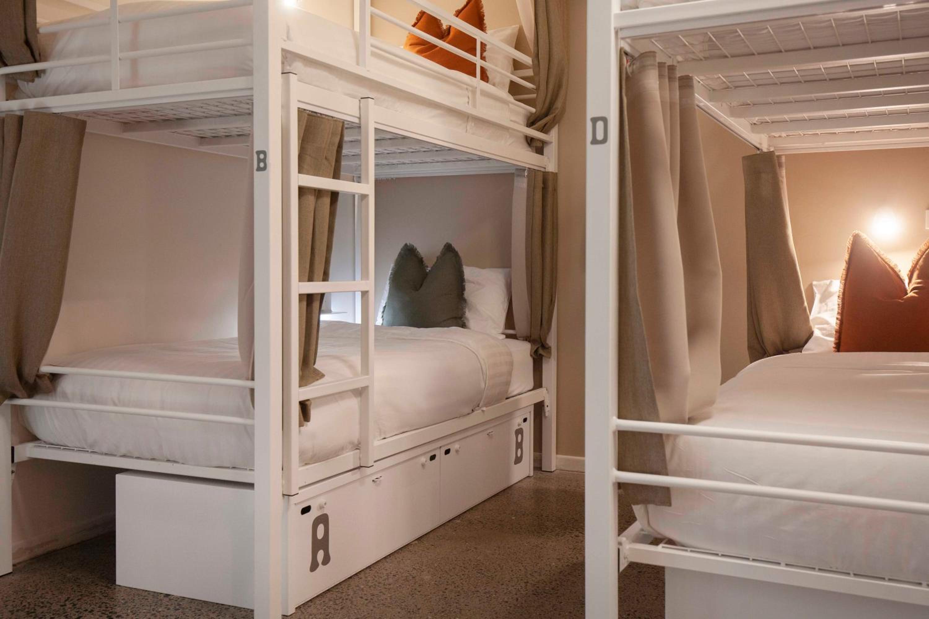 Female Dorm, 8 Beds