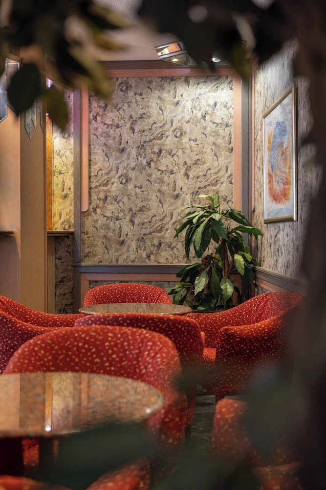 Xenophon Hotel 46/77