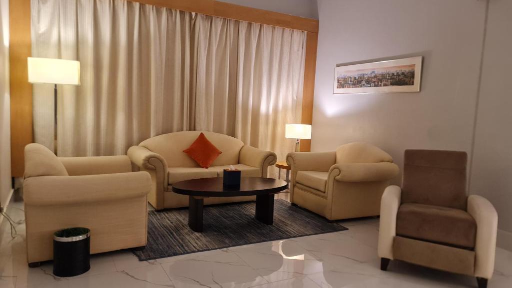 منتجع هوليداي بيتش مينا شاطئ نصف القمر(Mena Holiday Beach Resort Half Moon Bay) 26/53