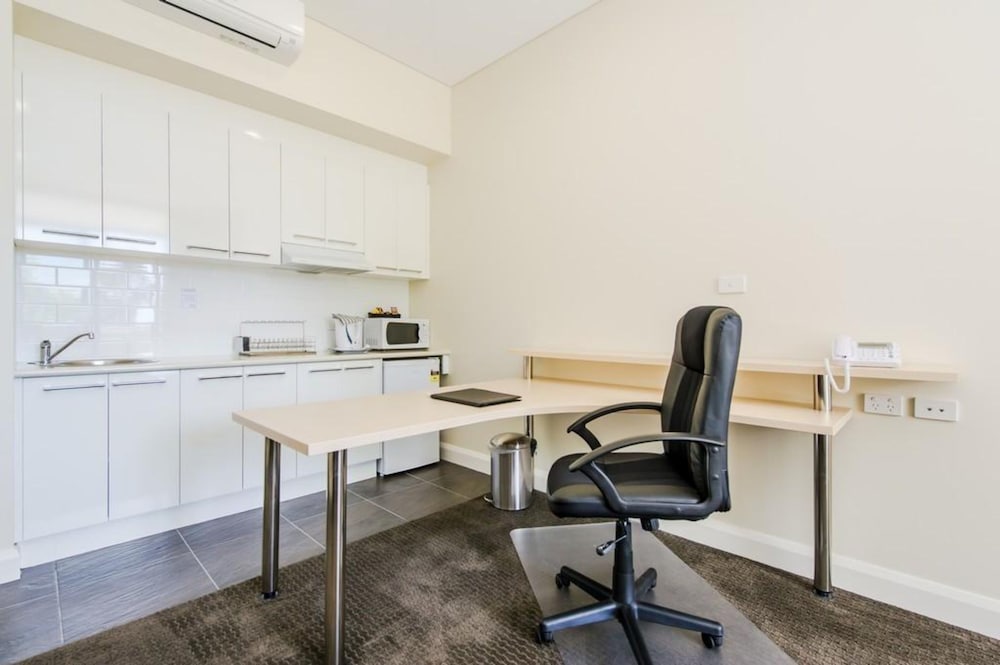 Belconnen Hotel Motel Serviced Apartments 41/48
