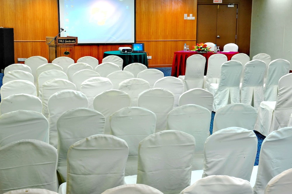 Grand Darul Makmur Hotel Kuantan 58/64