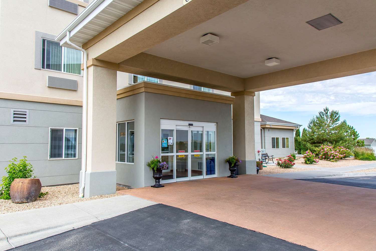 Sleep Inn and Suites Douglas, WY 38/39