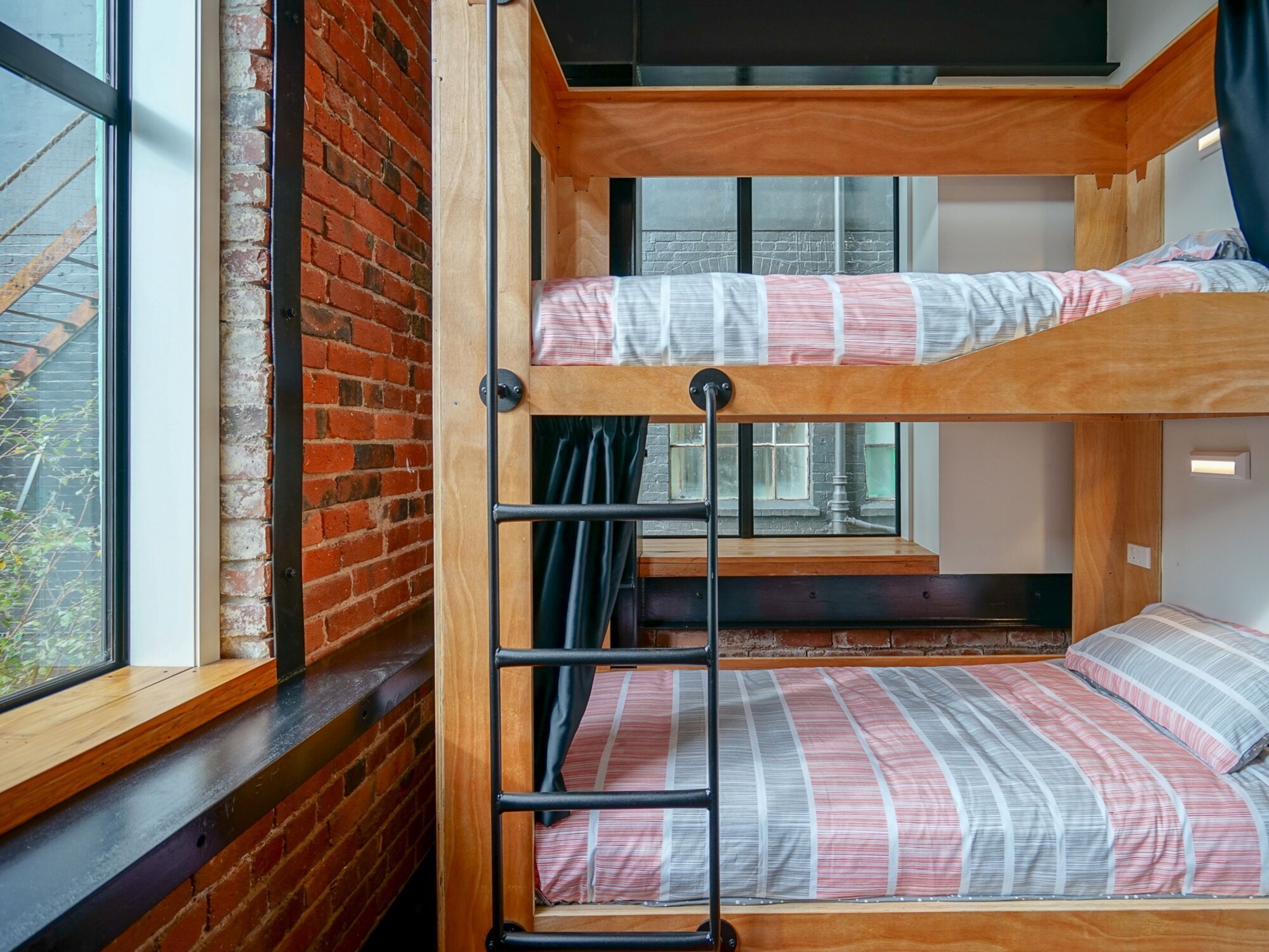 MIXED DORM, 4 BEDS