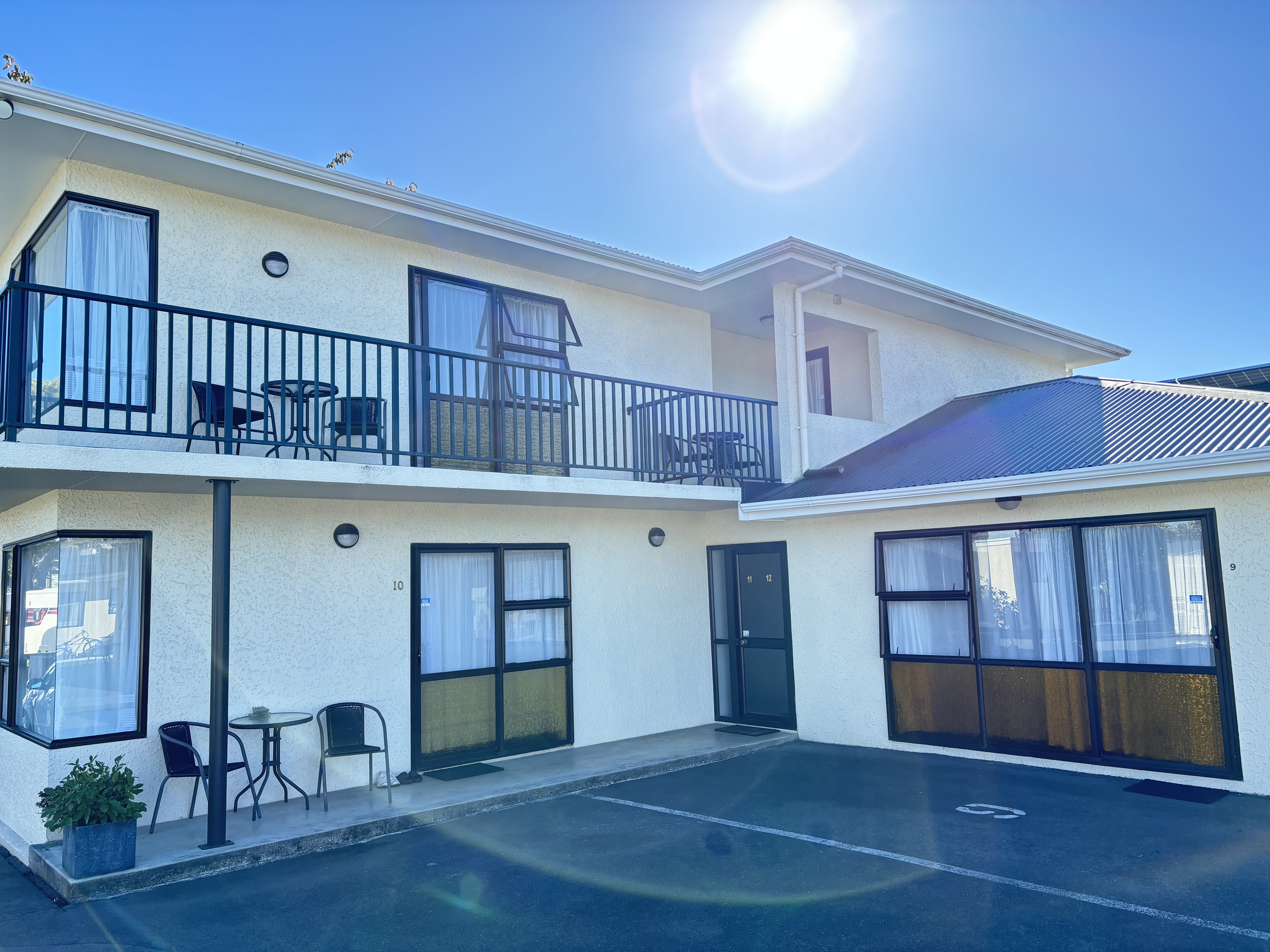 ARCADIA MOTEL 6/48
