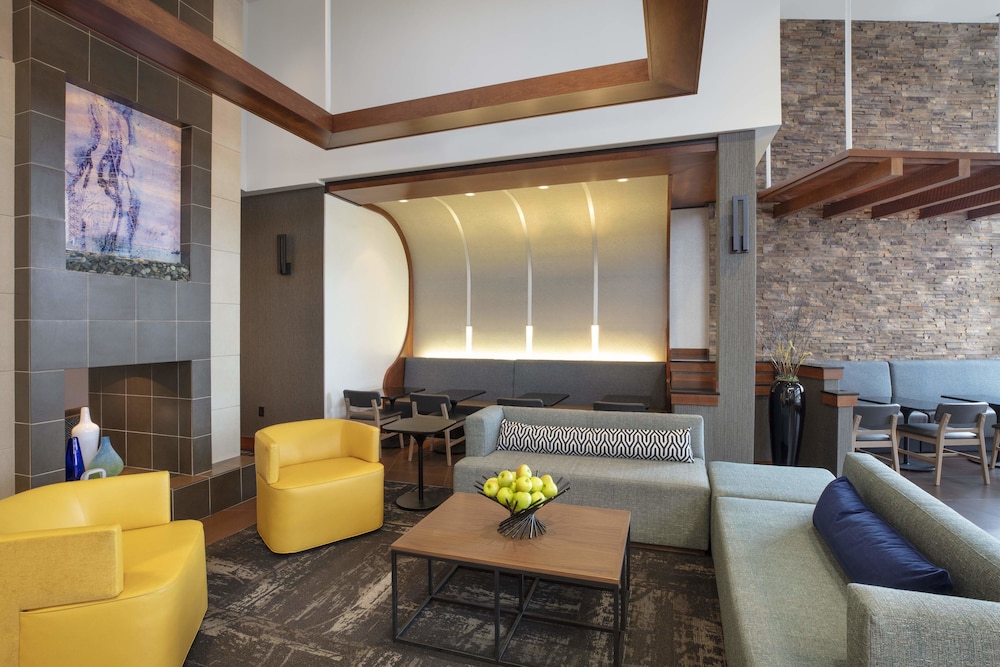 Hyatt Place Reno Tahoe Airport 50/75