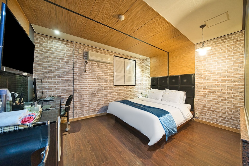 Chakan Hotel 32/62