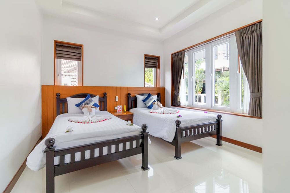 Surisa Seaview Pool Villas 8/38
