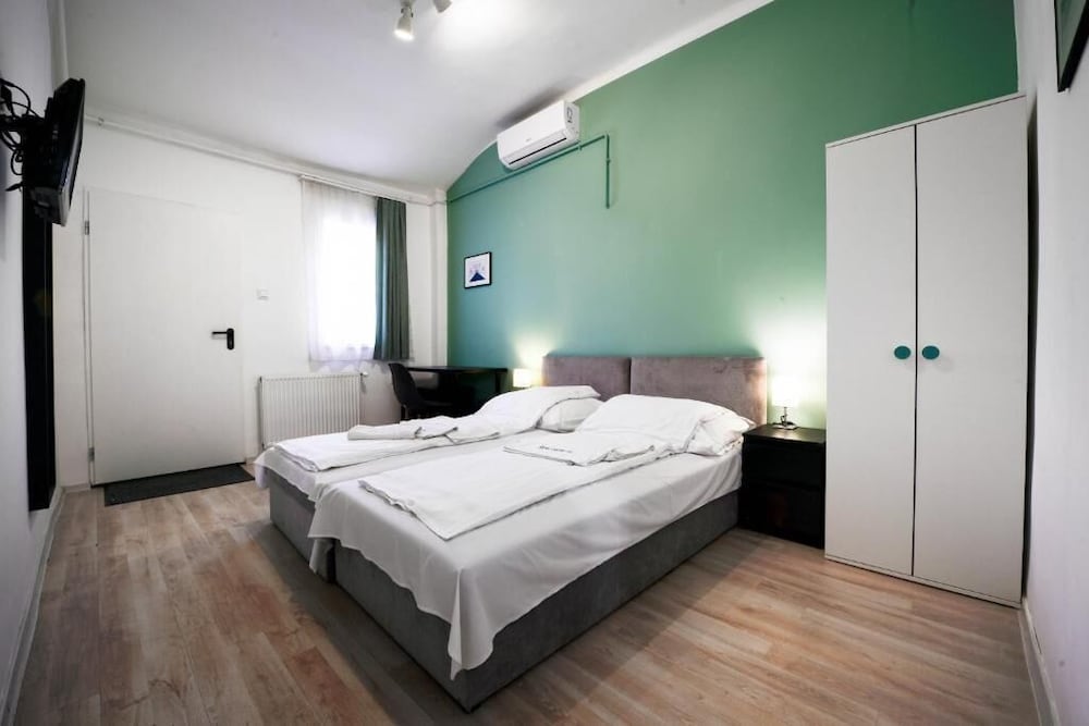Chesscom Hotel 27/73