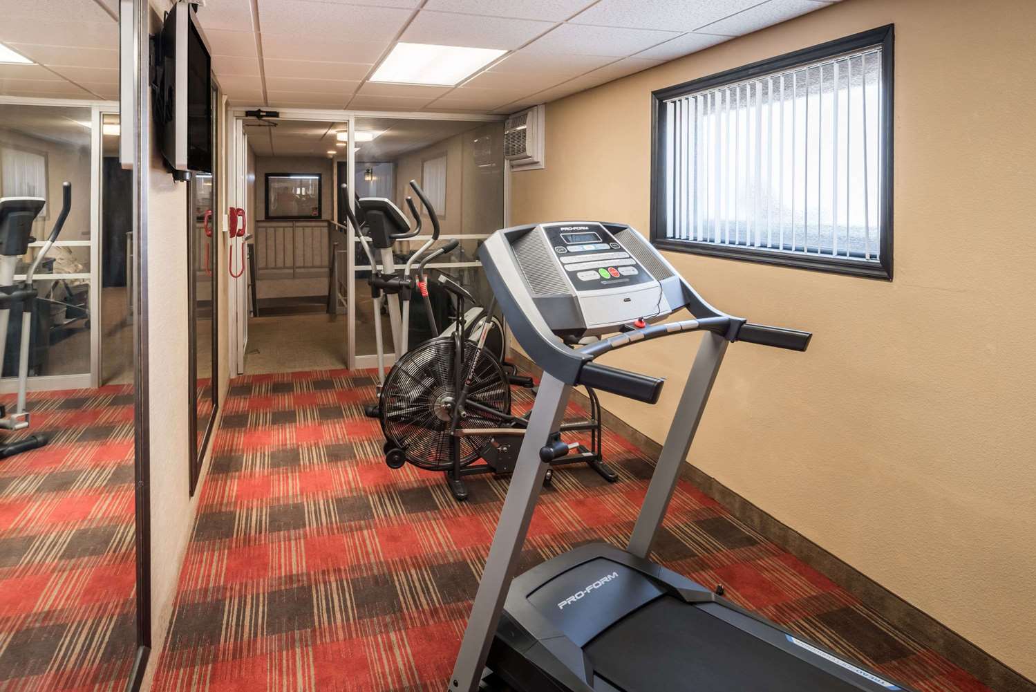 Ramada By Wyndham Grand Forks 12/40