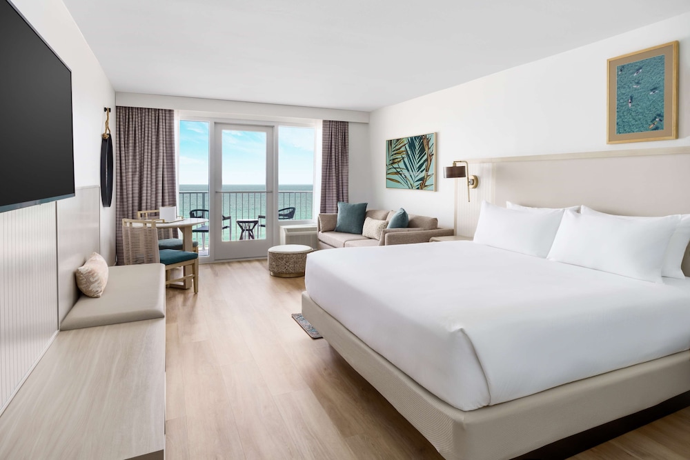 ROOM, KING BED, GULF FRONT, BALCONY