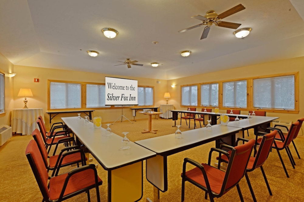 Best Western Silver Fox Inn 28/40