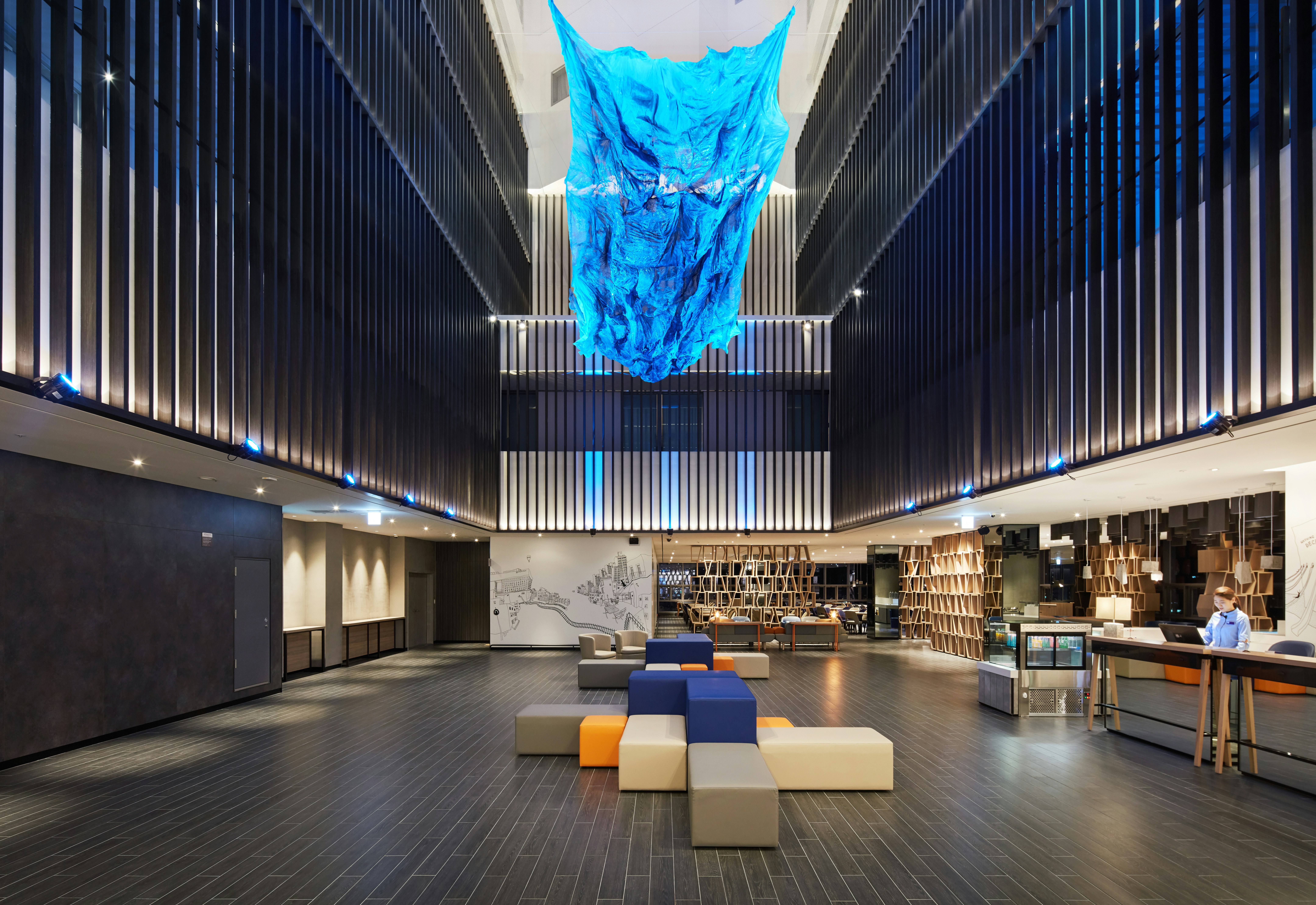 Holiday Inn Express Seoul Hongdae 71/74