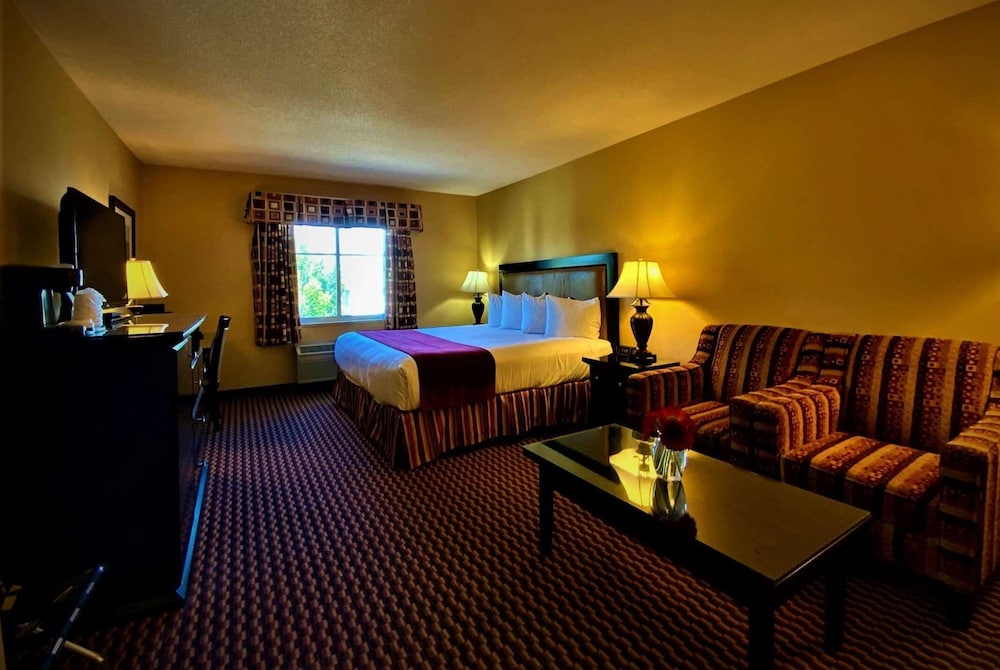 Ramada By Wyndham Surrey/Langley 32/47