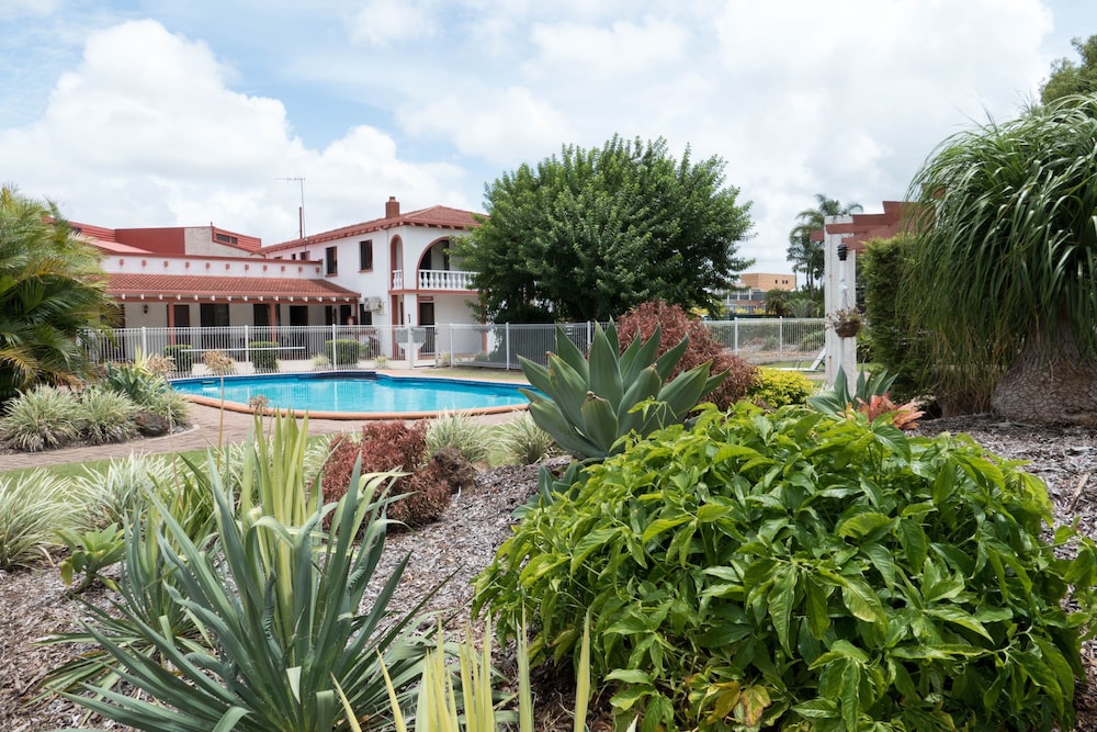 Bundaberg Spanish Motor Inn 3/33