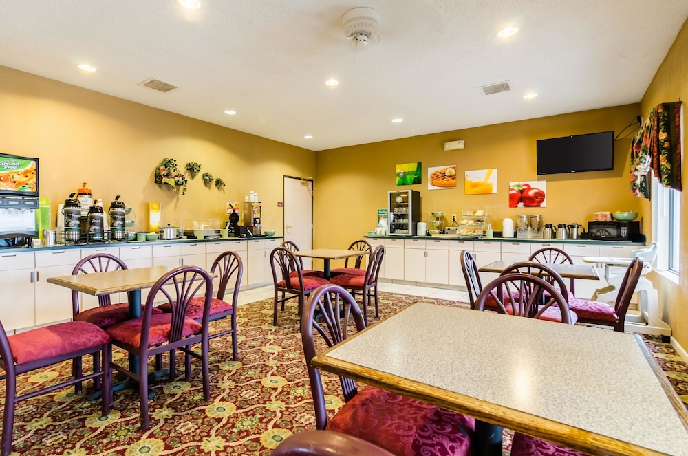 restaurant cafeteria