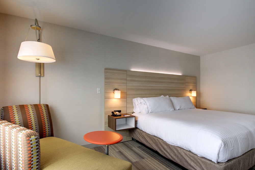 Holiday Inn Express & Suites GALESBURG 23/61