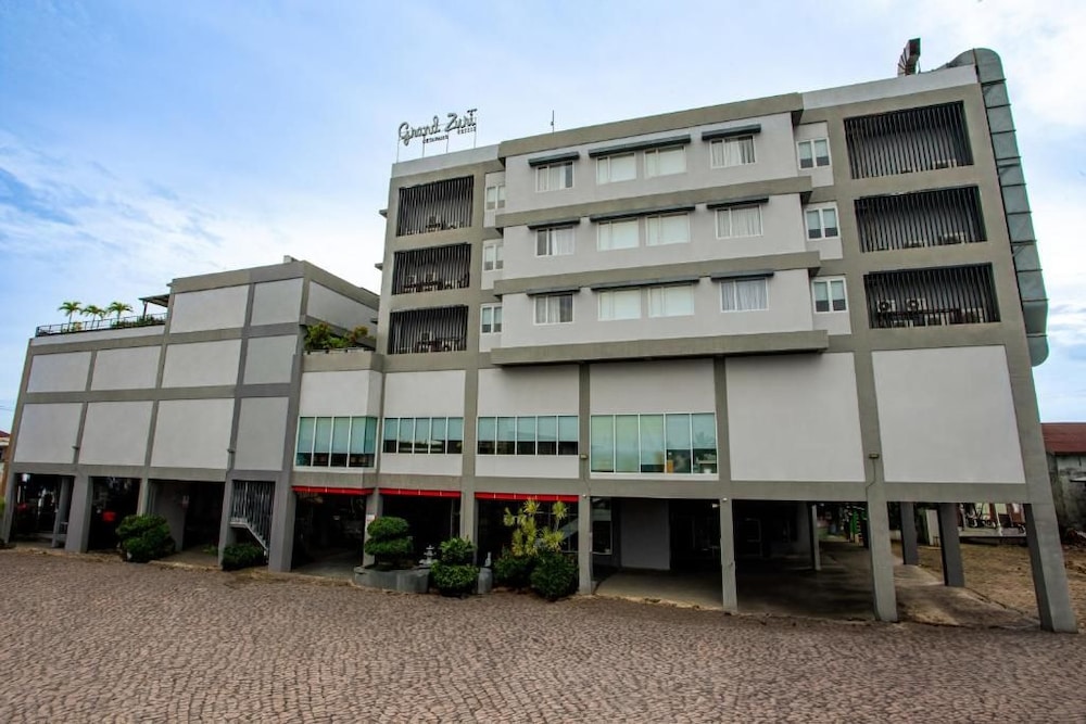 Grand Zuri Ketapang in KETAPANG