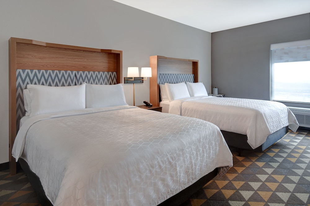 Holiday Inn Erie 19/64