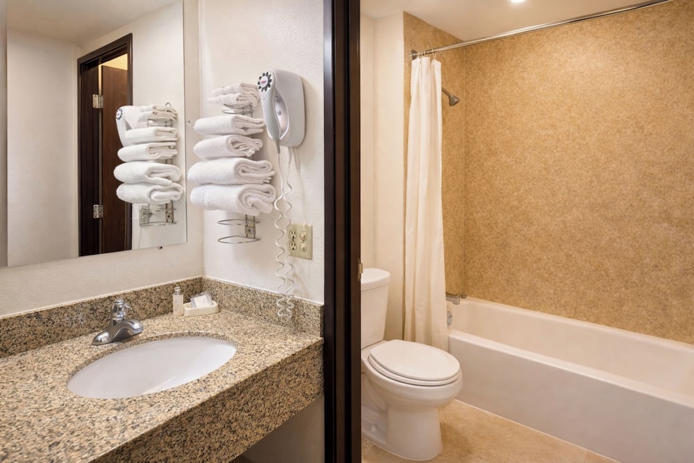 Lone Tree Inn Sidney By Hotel O 48/53