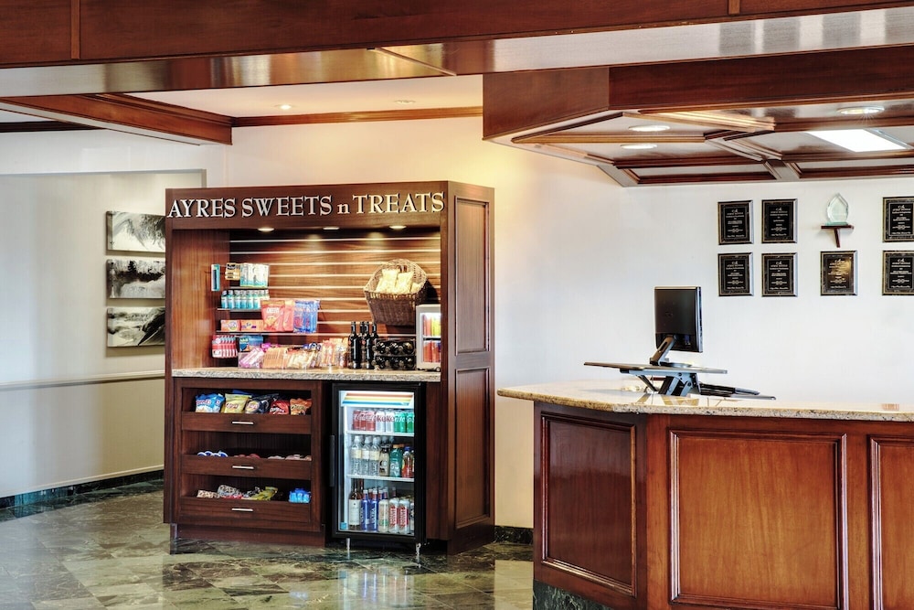 Ayres Suites Diamond Bar 5/65