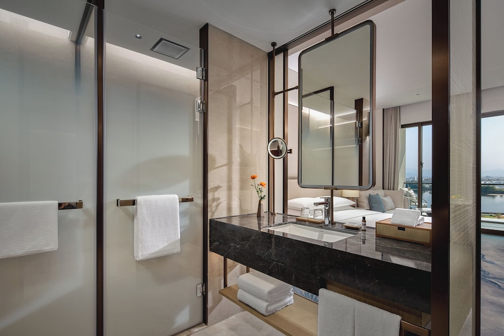 Hyatt Regency Huangshan Hengjiangwan 65/65