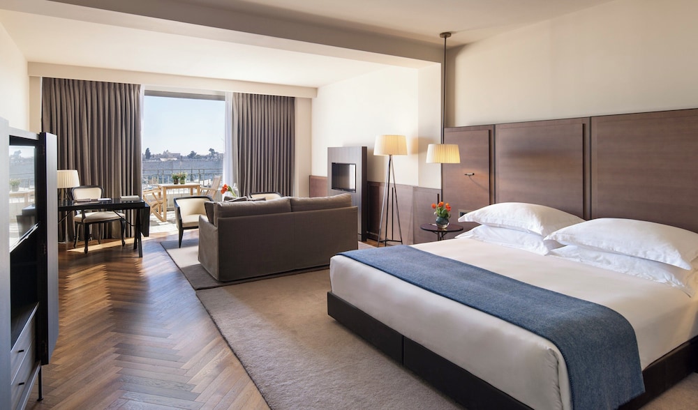 JUNIOR SUITE, TWIN BEDS, OLD CITY VIEW, BALCONY