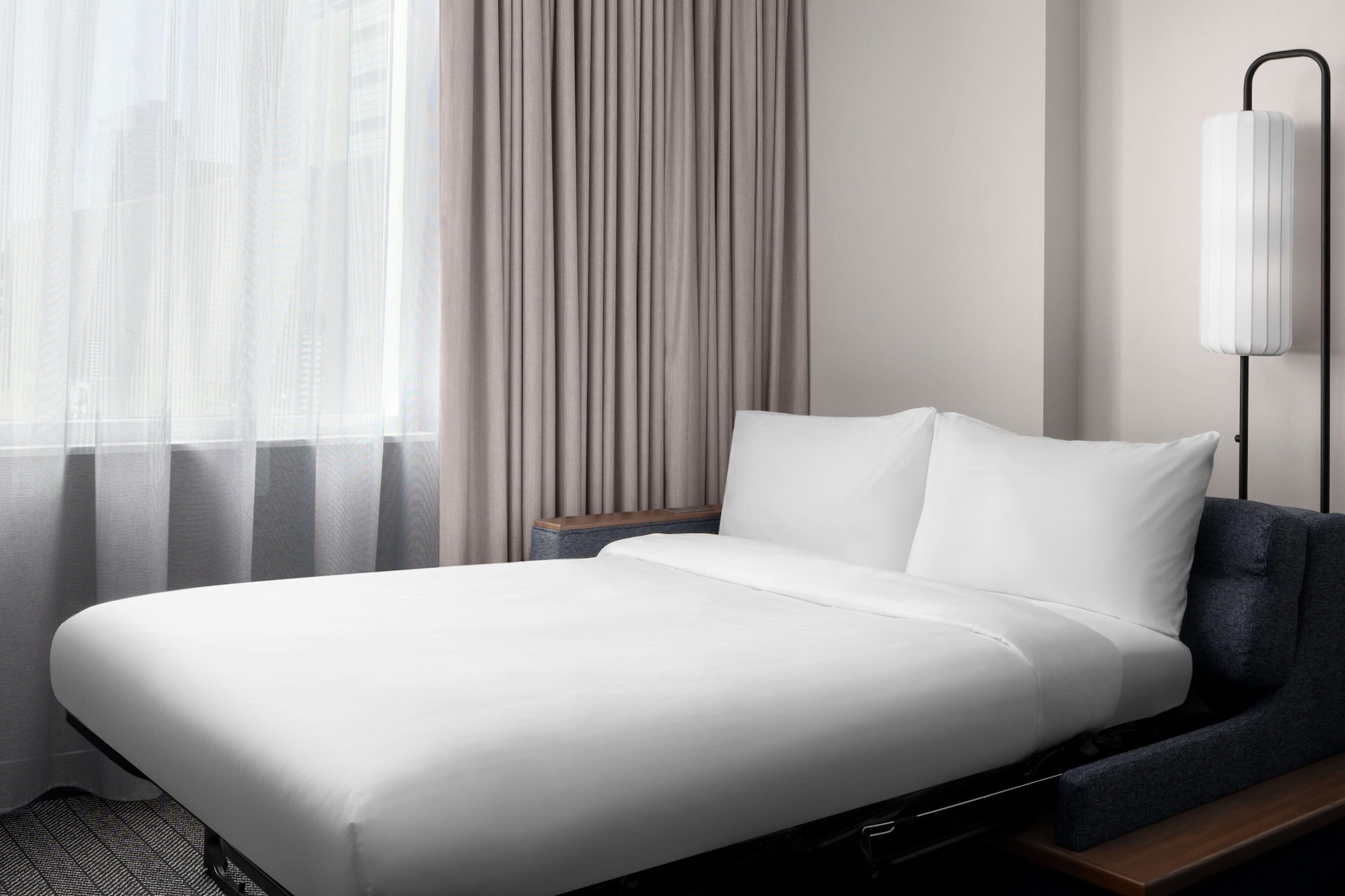 Room at Courtyard by Marriott Calgary Downtown, CALGARY
