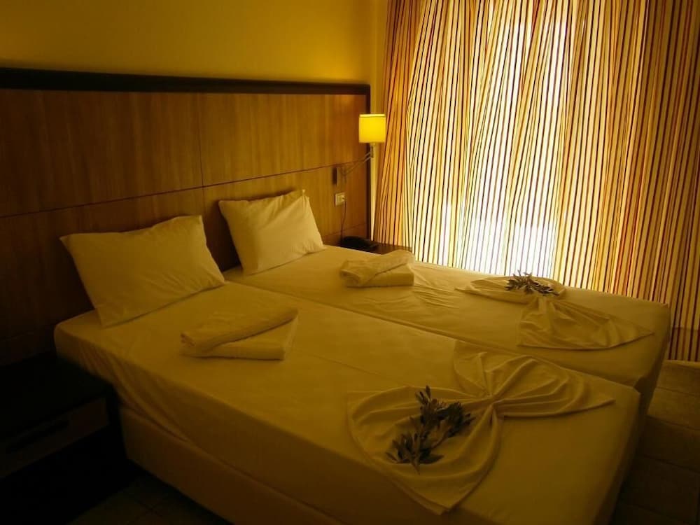 KAIAFAS LAKE HOTEL 34/67