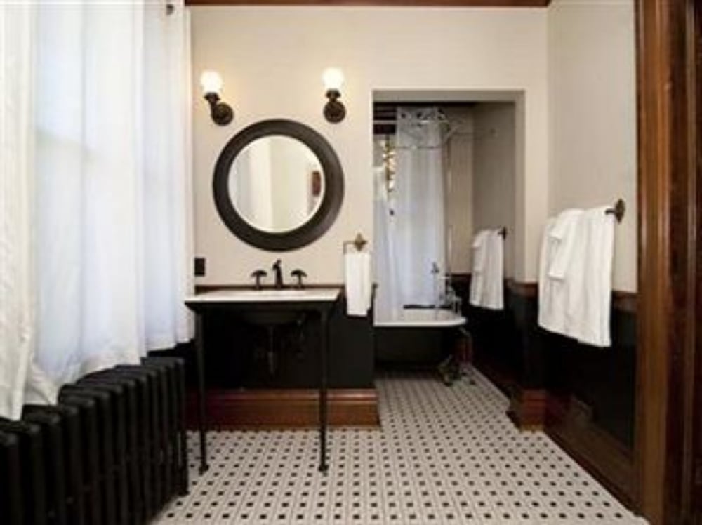 Blackwell Hotel 2/50
