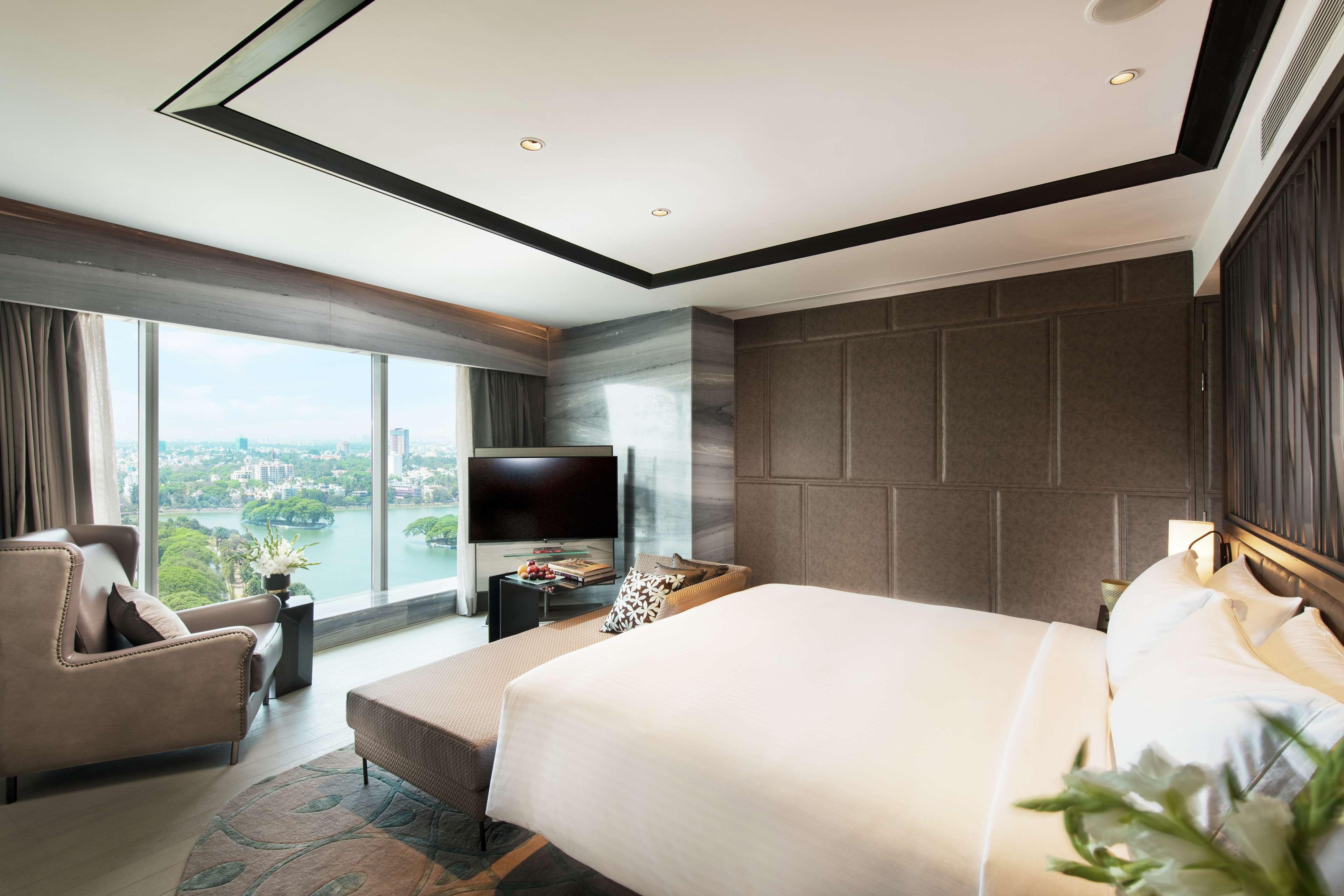 1 BEDROOM, PRESIDENTIAL, SUITE, KING BED