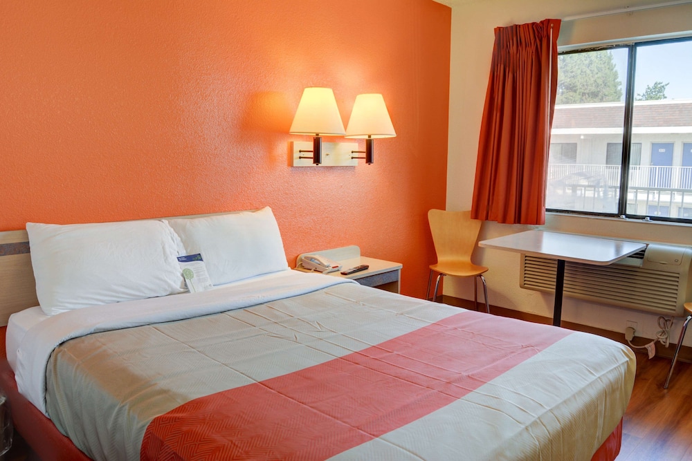 Motel6 Salem, OR 35/62