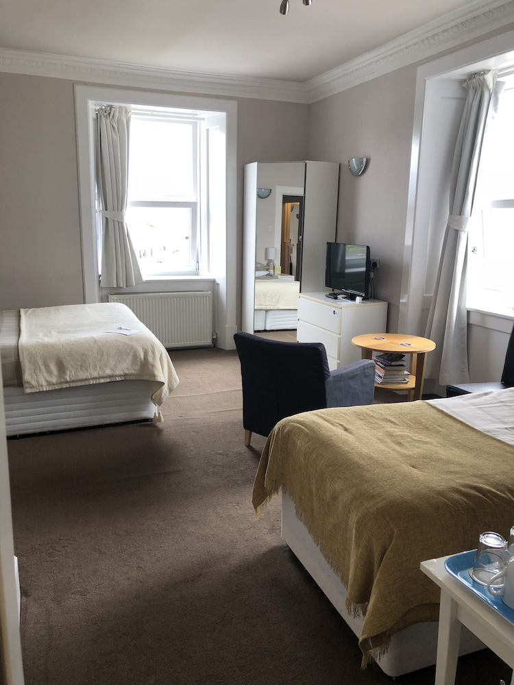 The Bowmore House Bed and Breakfast 9/36