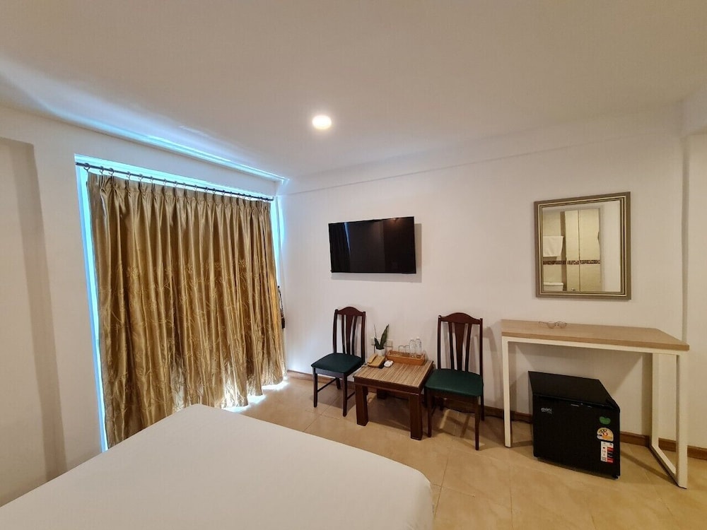 Opal House 17/42