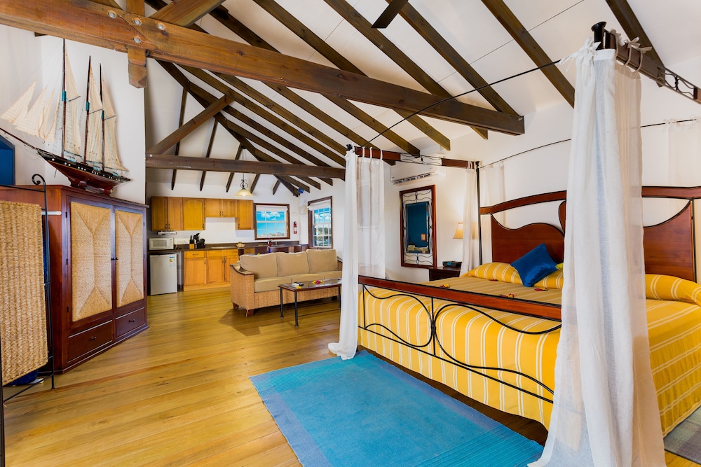 True Blue Bay Resort 52/75