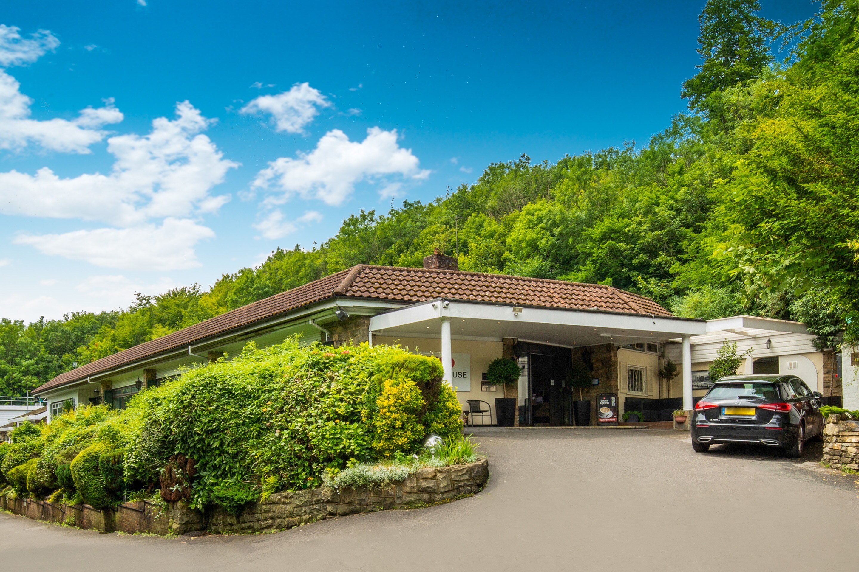 OYO The Bridge House Hotel 27/28